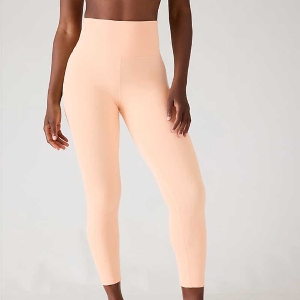 NWT Athleta Ultra High Rise Elation 7/8 Tight. Size Small.